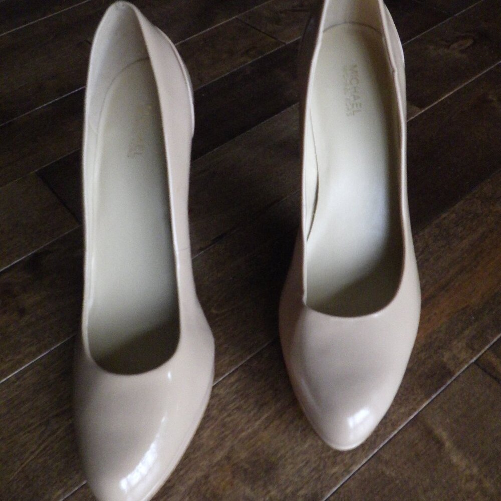 Michael Kors Yasmin Dark Nude Patent Leather Platform Pump Stiletto Heel 9.5 M